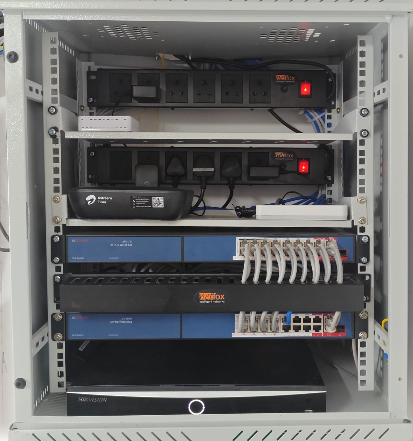 Server Rack & Network Deployment